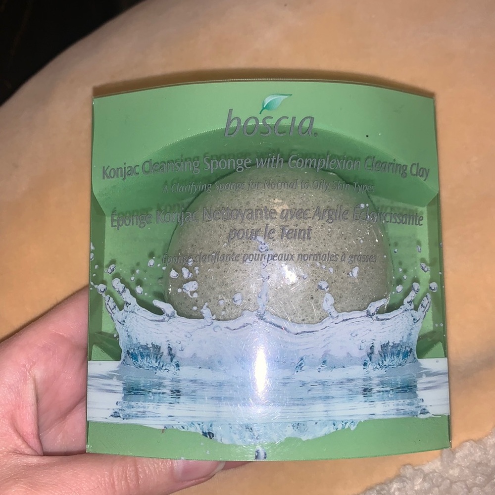Boscia Konjac Cleansing Sponge with Conplexion Clearing Clay